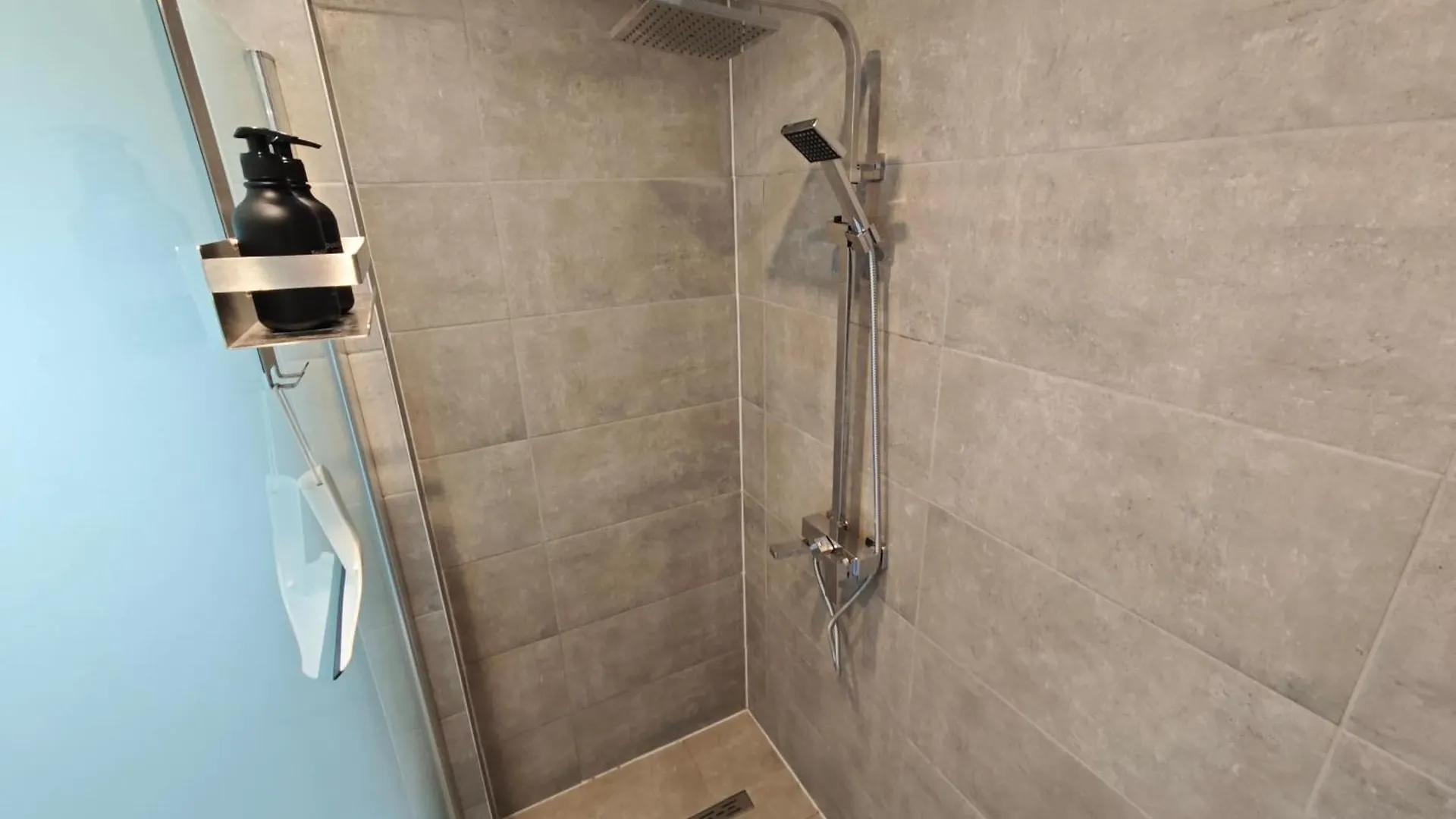 Apartment Fh-Naehe: Modernes Apt Mit Balkon Hof
