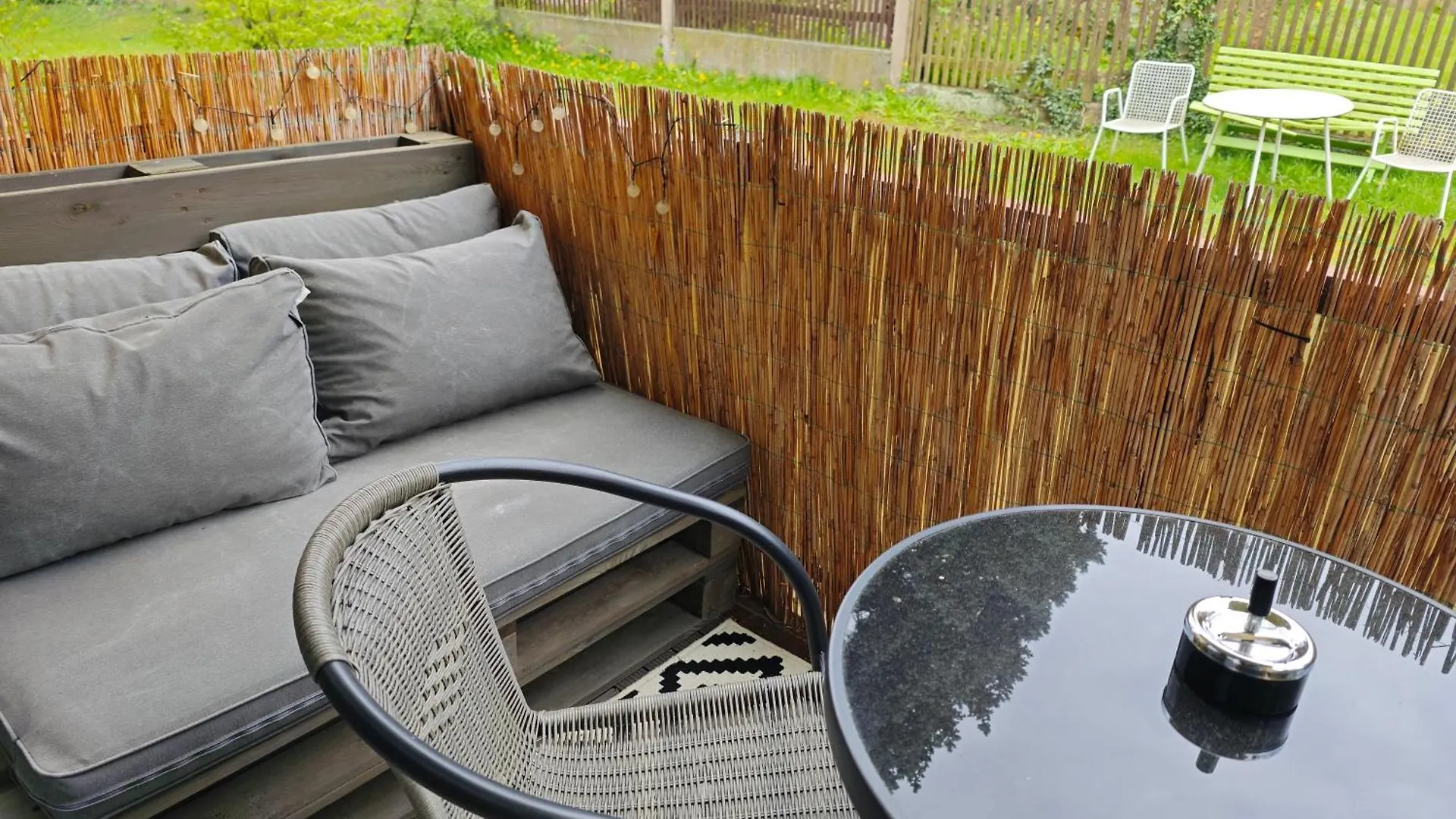 Fh-Naehe: Modernes Apt Mit Balkon Hof  0*, Hof (Bavaria)